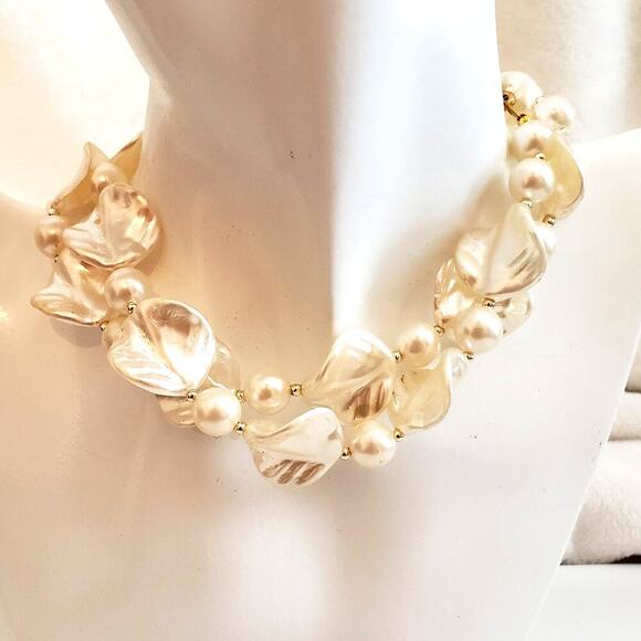 Pearl Flower Acrylic Pedal Opera Necklace & Clip Earrings - Picture 2 of 7